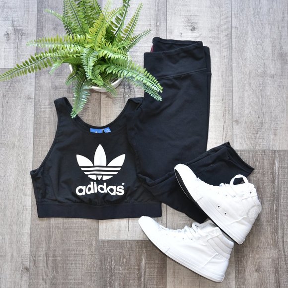 Aritzia Pants - TNA CROP LEGGINGS